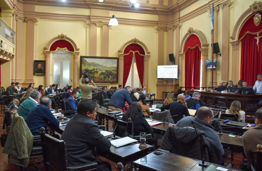 Aguas Blancas: intervención y un intendente preso